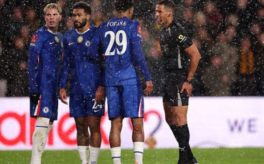 HLV Liam Rosenior đã "xử lý" kẻ nội gián Garnacho tự lộ mặt nội gián ở Chelsea