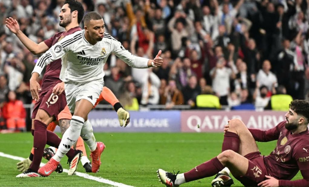 Mbappe khâu 3 mũi vẫn "lửa", ánh mắt rực cháy quyết tâm
