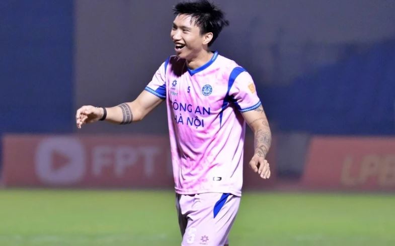 Bàn thắng của Văn Hậu tạo nên làn sóng chia sẻ mạnh mẽ trên mạng xã hội